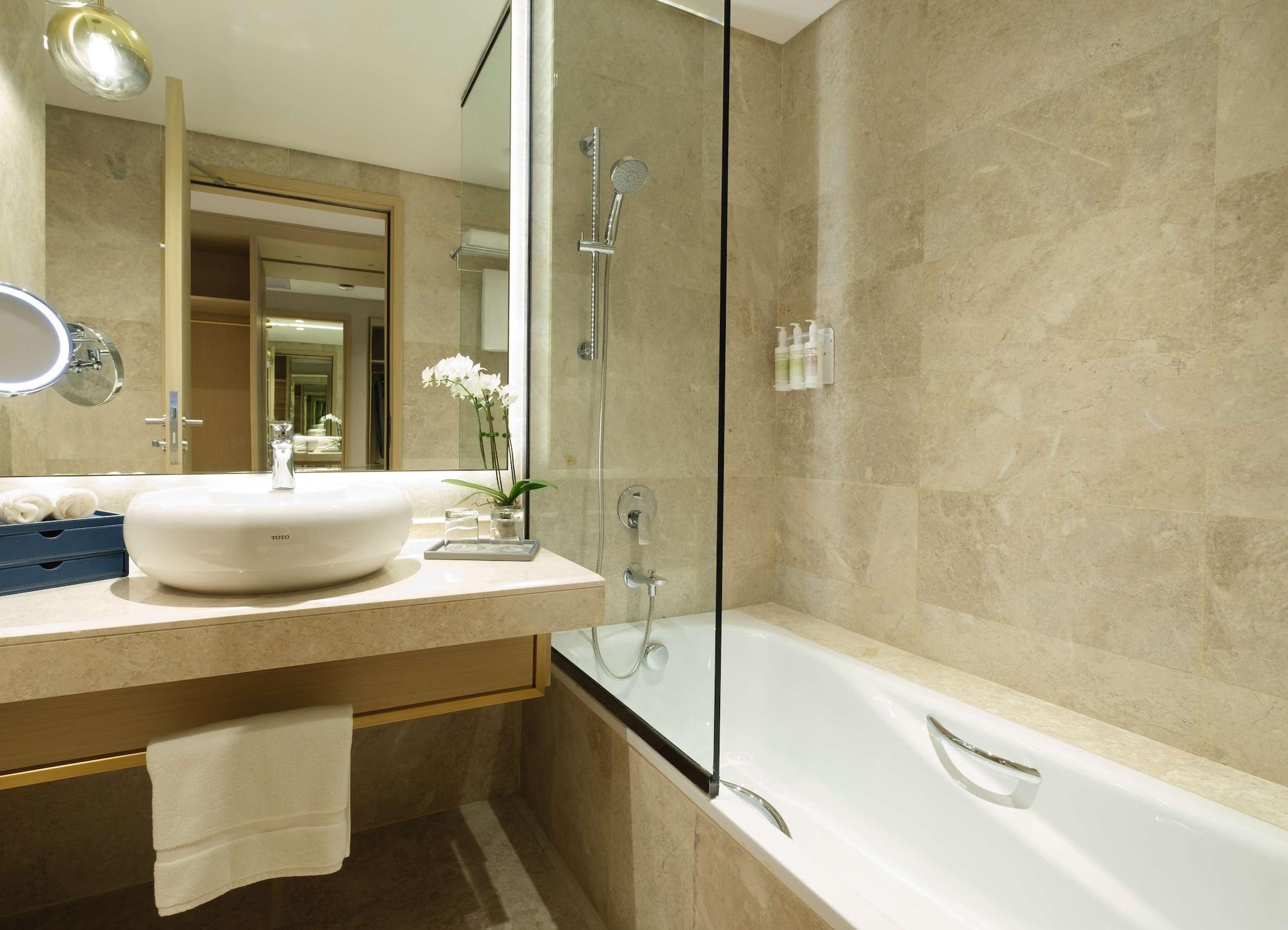 Maani Muscat Hotel & Suites 外观 照片