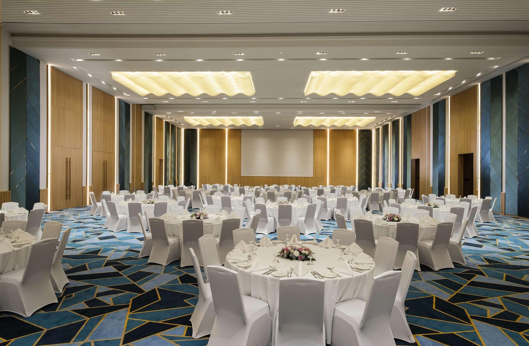 Maani Muscat Hotel & Suites 外观 照片