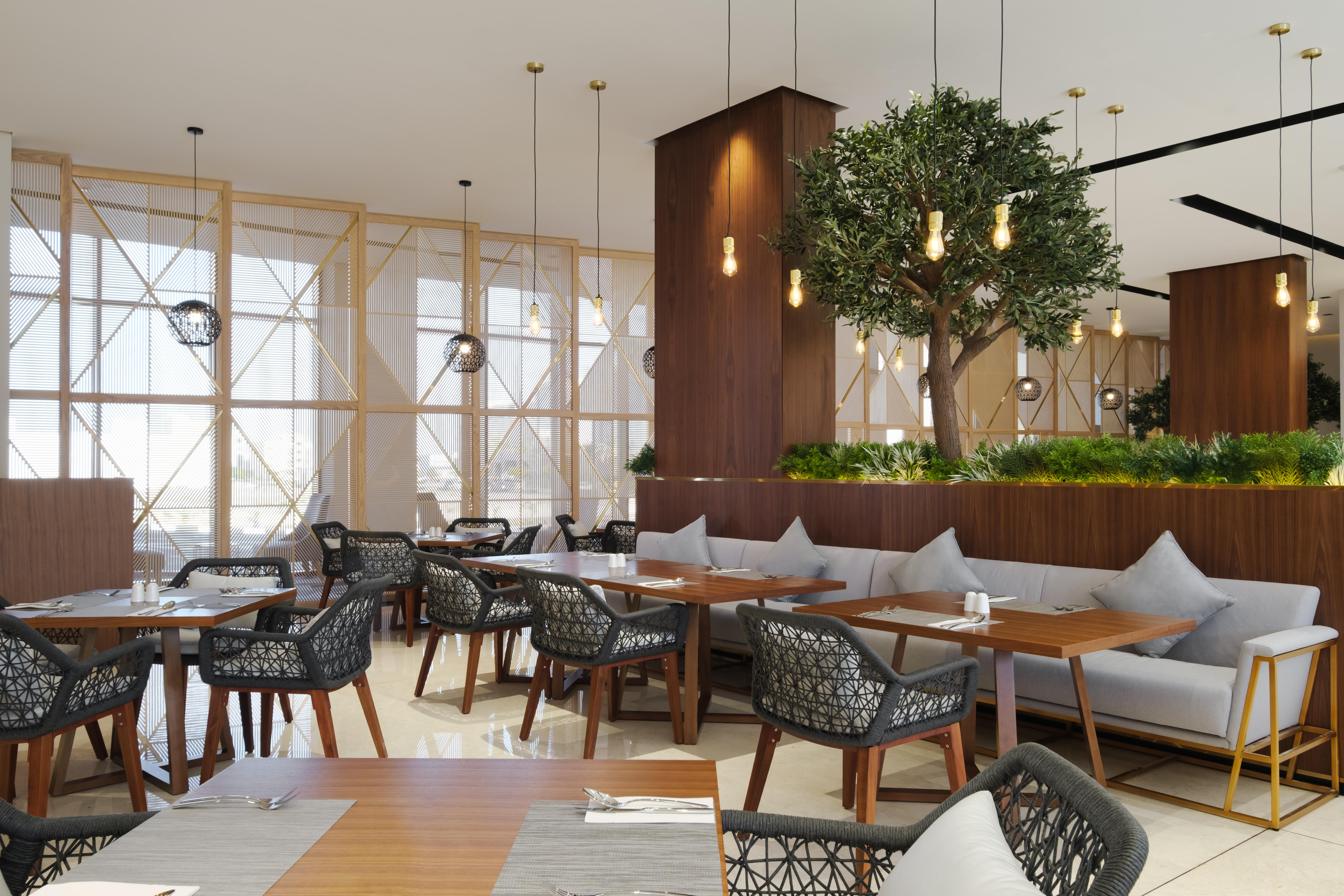 Maani Muscat Hotel & Suites 外观 照片